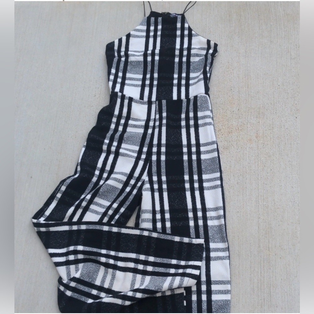 Wide leg Stretchy romper super flattering, full length, jumpsuit,  like new.